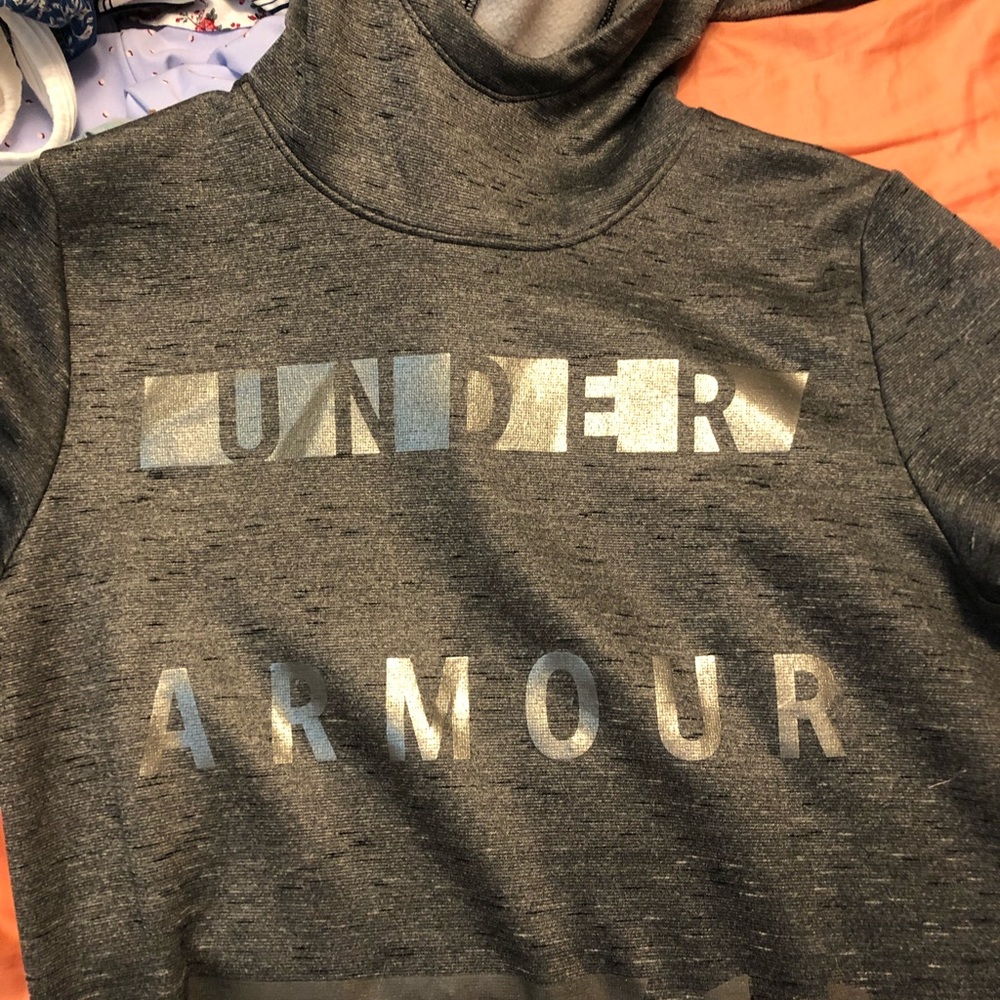 under armour hoodie🖤